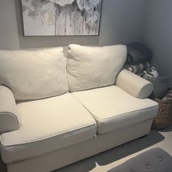 Love Seat Couch Like New! Very Nice 