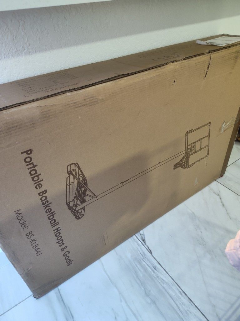 Basketball Hoop/New