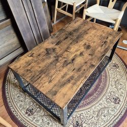 Nice Used Living Room Center Table.