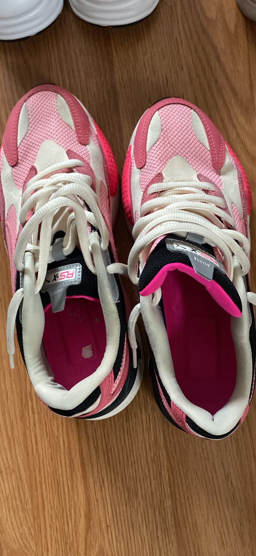 Women, Tennis Shoes Vans and other kind of tennis shoes size 8 1/2