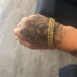 10k Gold Necklace/bracelet 