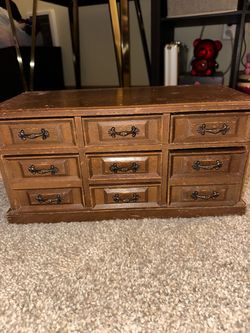 Jewelry cubby