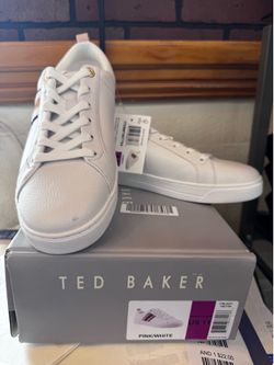 Ladies sneakers