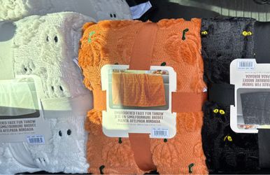 VIRAL TIK TOK COSTCO FAUX FUR HALLOWEEN FALL THROW