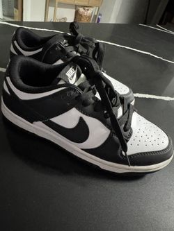 Nike Panda Sneaker