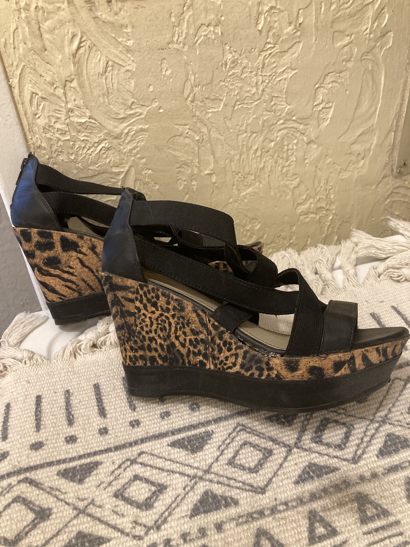 Ladies  Strappy  Wedges. 