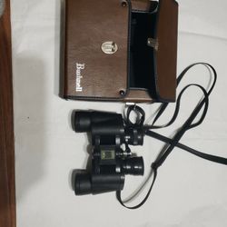 Binoculars  Bushnel 7×35  in good condition. 