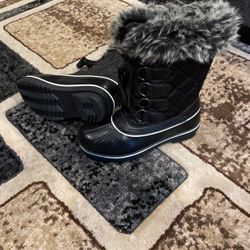 Black Snow Boots 