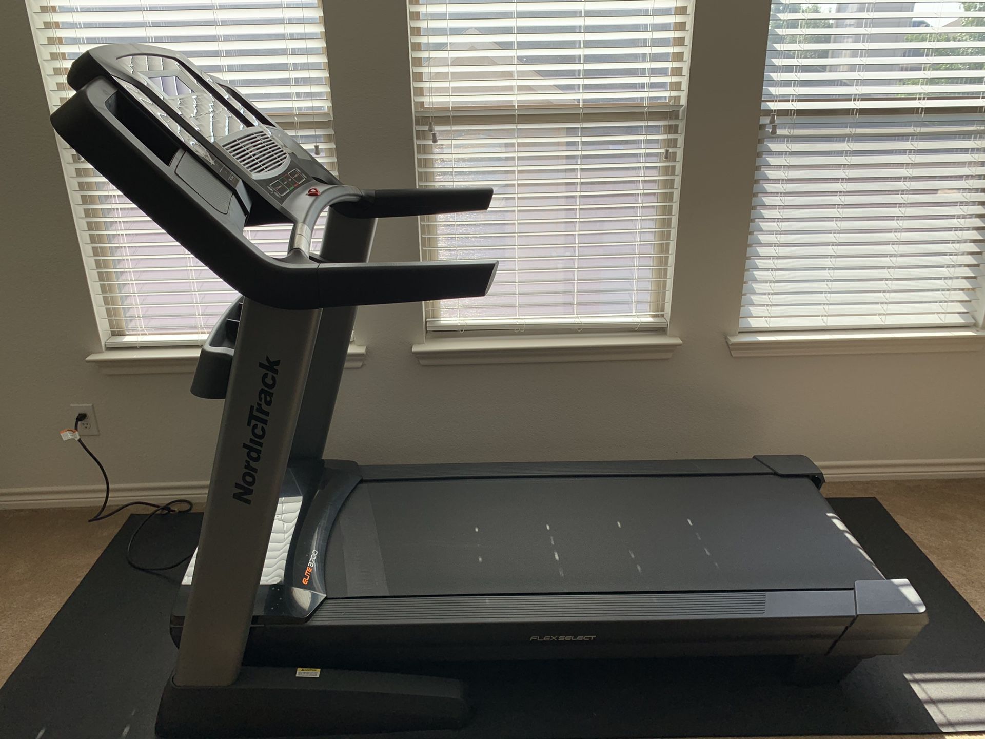 NordicTrack Elite 3700 Treadmill