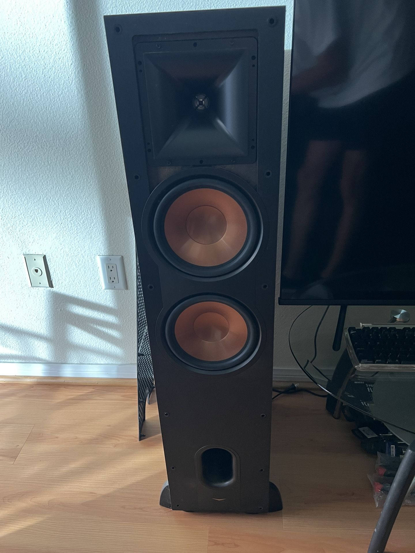 Klipsch R-28F Tower Speakers (Pair)