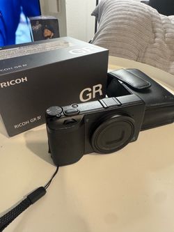 Ricoh GR IV