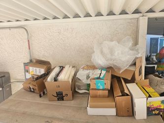 Free Boxes and packing material