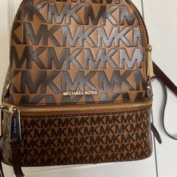 AUTHENTIC MK MICHAEL KORS BACKPACK! Gently Used… In Great Condition!