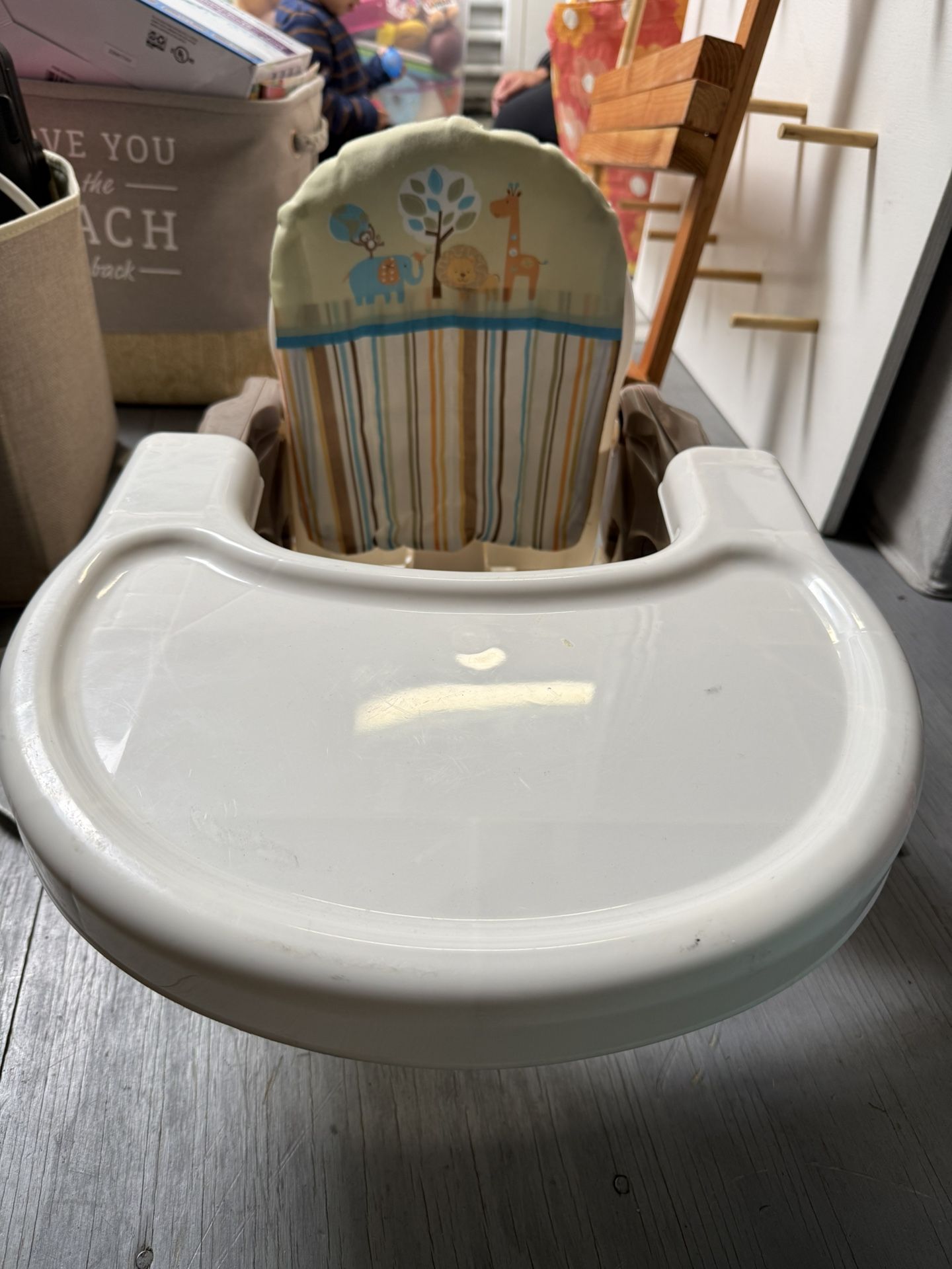 Foldable Booster Seat With Feeding Tray
