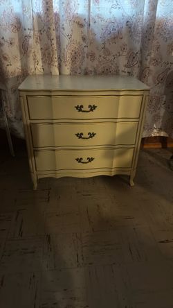 Dresser