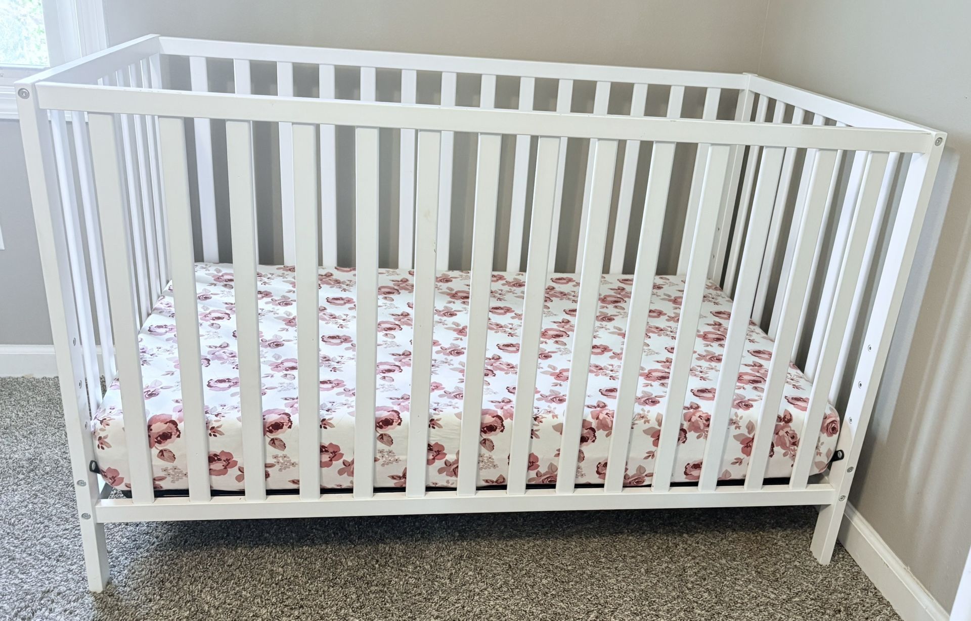 Da Vinci 4 In 1 Crib and Dream On Me 2 In 1 Mattress