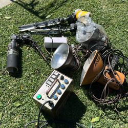 Speedotron Power pack And Lights 