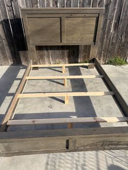 Queen/Full Bedframe Used