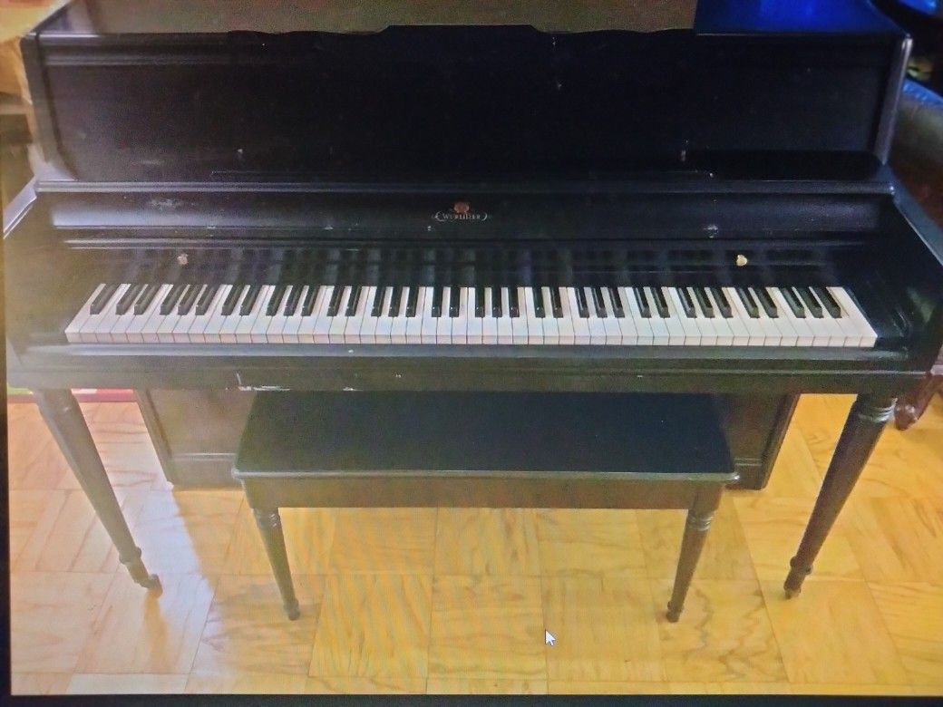 1960's Wurlitzer Piano 2627