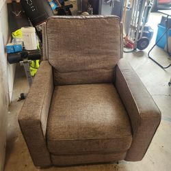 Cozy Gray Recliner – Gently Used in Nursery