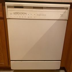 Used Whirpool White Dishwasher 