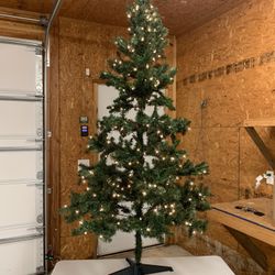 Pre-lit Artificial Christmas Tree