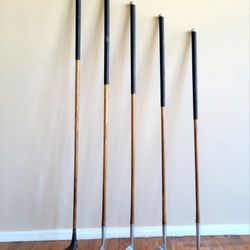 VINTAGE HICKORY WOOD GOLF CLUBS 