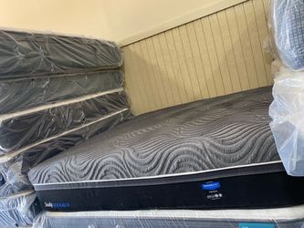 King size mattress sealy hybrid
