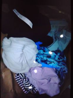 Lululemon woman's clothes lot (Different sizes) as a lot