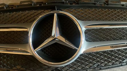 Mercedes-Benz W205C class radiator grille