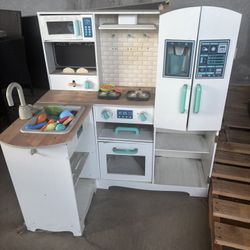 FREE Kids Kitchen