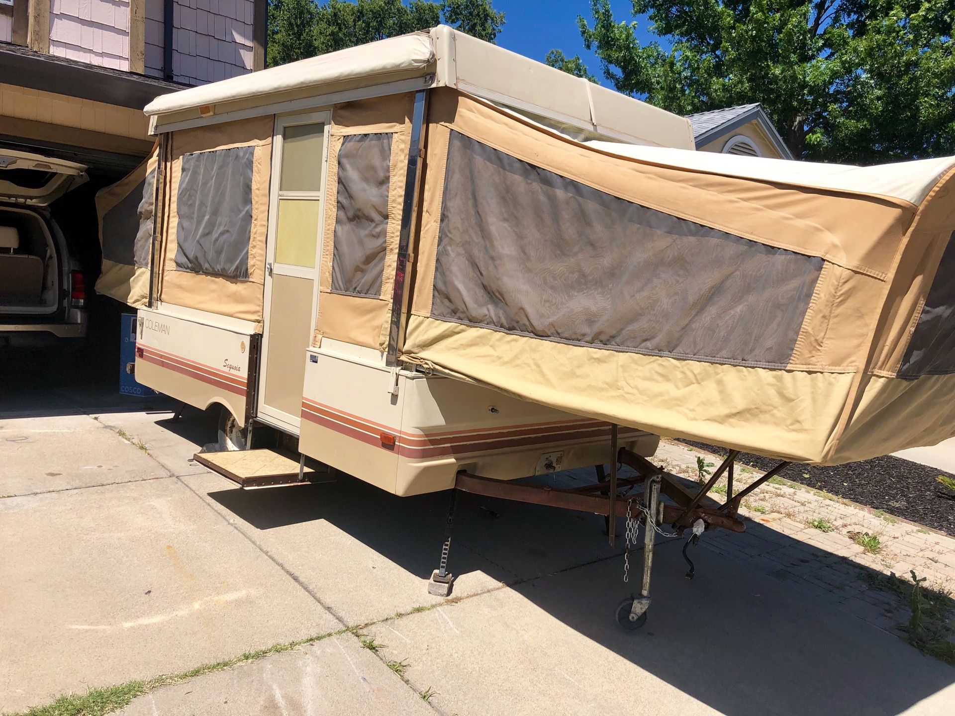 83’ Coleman Sequoia Pop Up Travel Trailer for Sale in Sacramento, CA