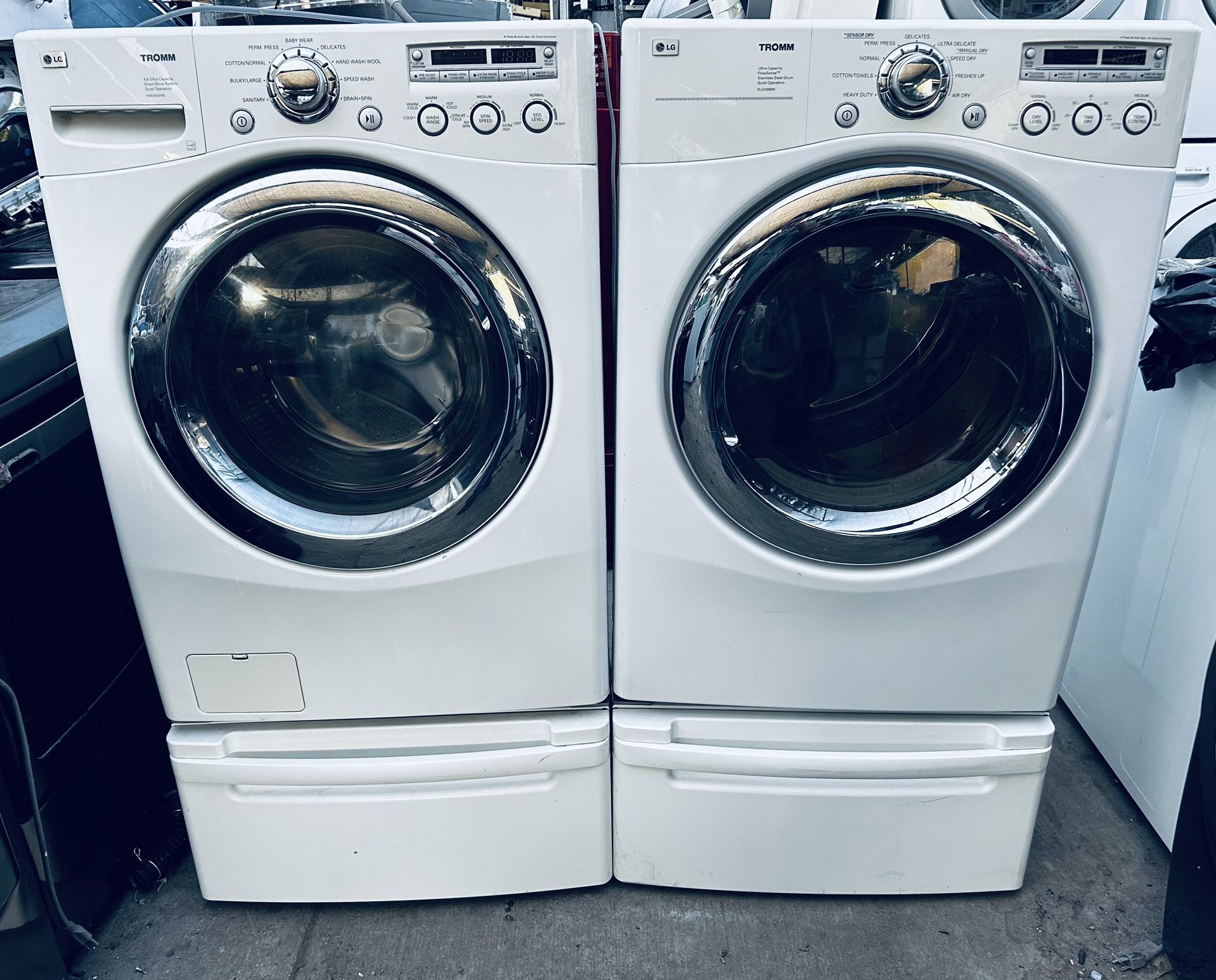 LG. WASHER AND GAS DRYER 