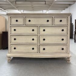 Beautiful Ashley Furniture Light Wood 9 Drawer Dresser