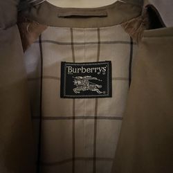 Vintage women's Burberry trenchcoat