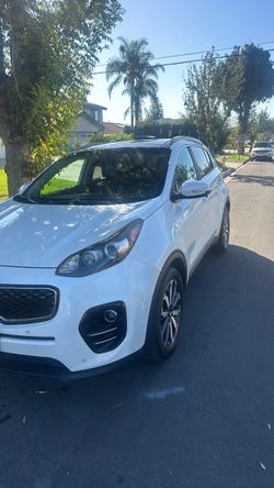 Kia Sportage 2018 título limpio