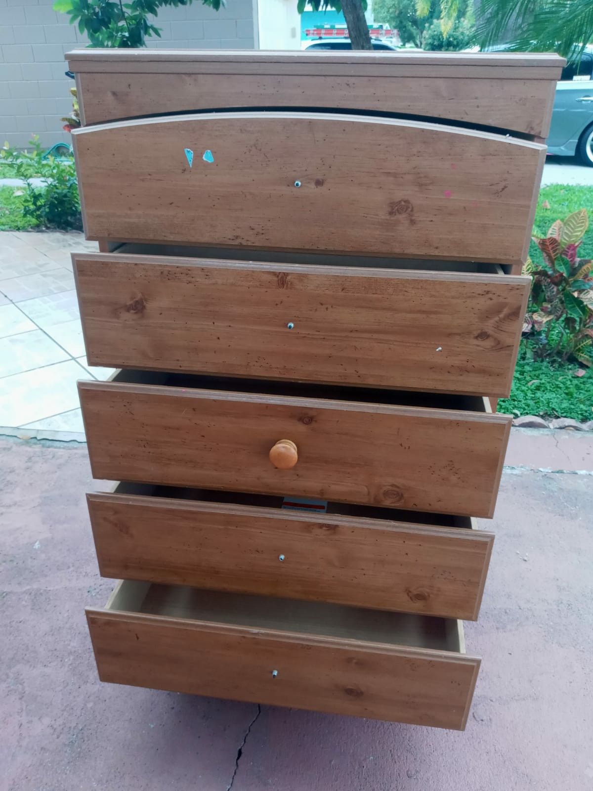 5 shelves dresser