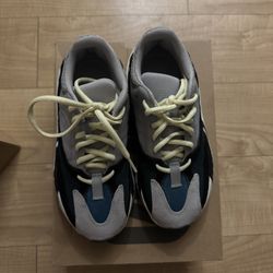 adidas Yeezy Boost 700 ‘Waverunner’ USED