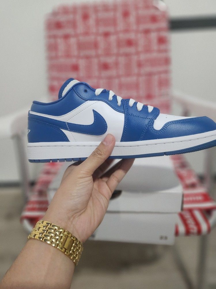 Woman Air Jordan 1 low