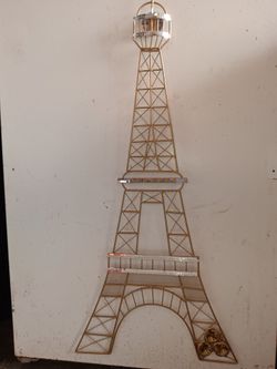 Eiffel Tower decor