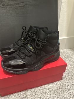Jordan retro 11- Gammas -size 9.5