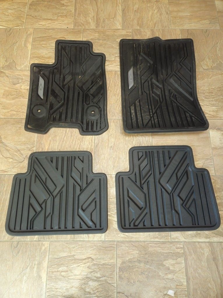 Oem Chevrolet Colorado 2023-2025 All weather floor mats front and rear