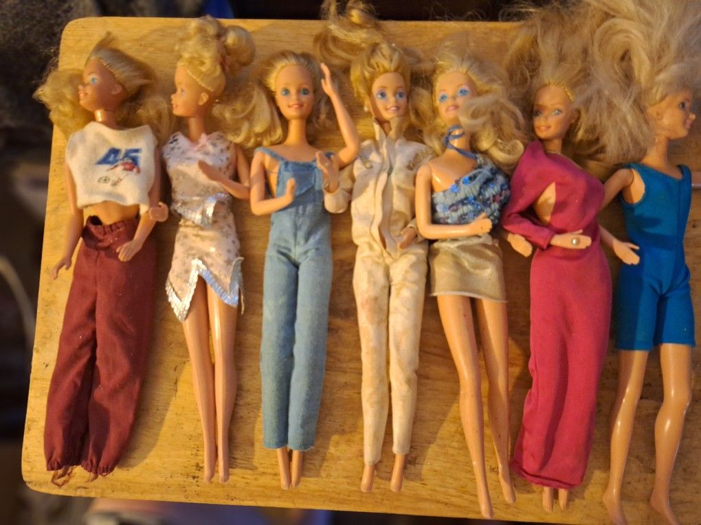 Over 35 Vintage 1970s, 80s, 90s Barbies And Ken With Clothes Plus