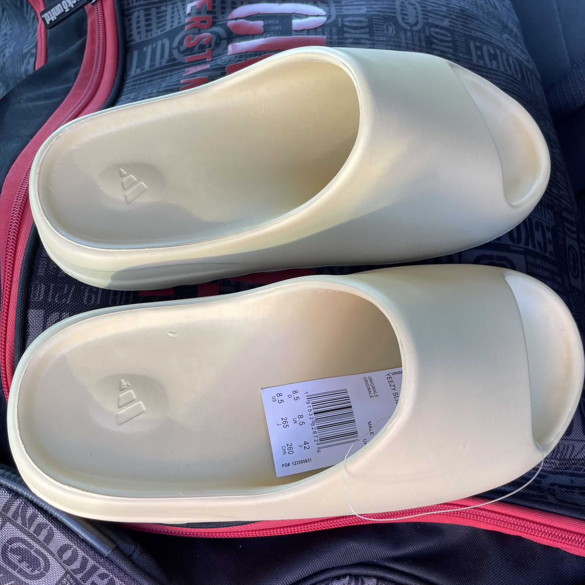 Yeezy Slides Special 