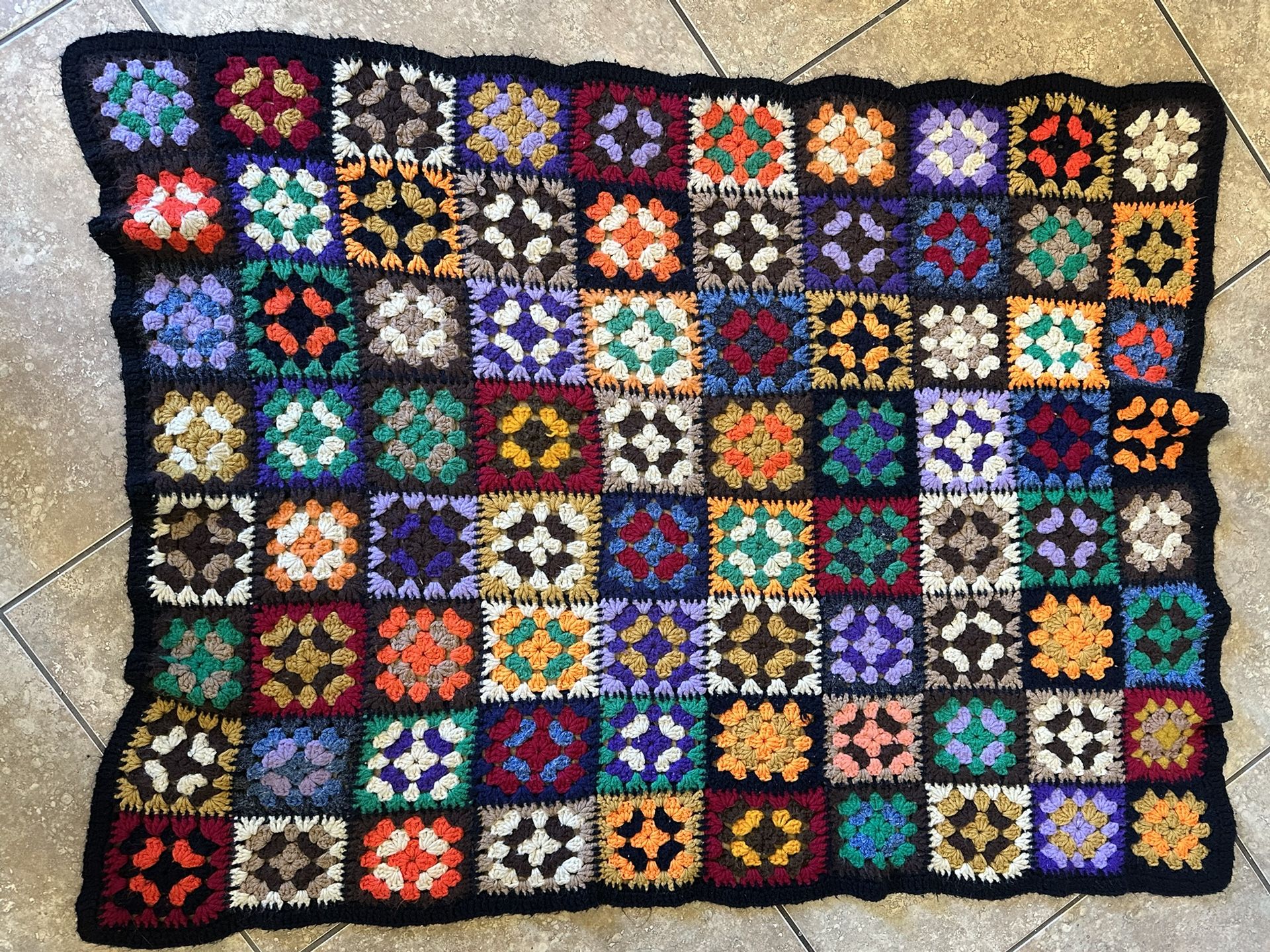 🧶 Vintage Granny Square Crochet Afghan – Multicolor – 38 X 48