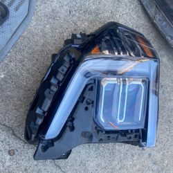 2022-2025 GMC Sierra 1500 Headlight 
