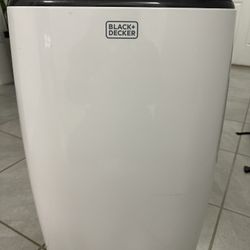 BLACK DECKER 10,000 BTU AC/FAN/DEHUMIDIFIER 
