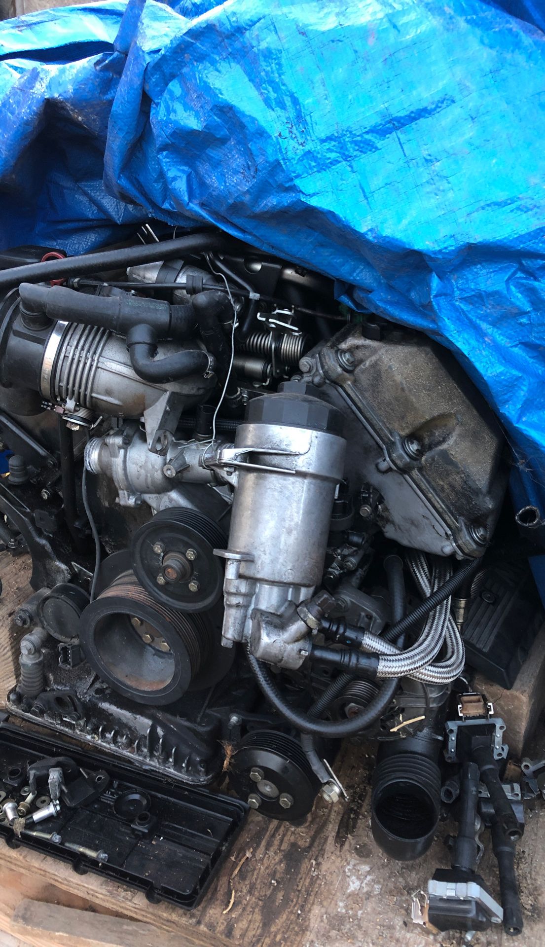 E39 540i Bmw M62b44 heads/ intake alternator oil pan oil filter canister