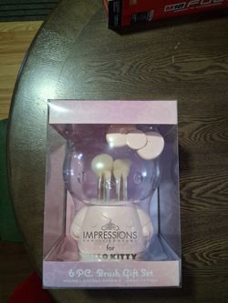 Impressions Vanity Hello Kitty 6-Piece Brush Gift Set