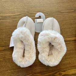 Slippers | Size 5-6